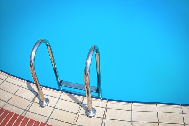 bazénový žebřík